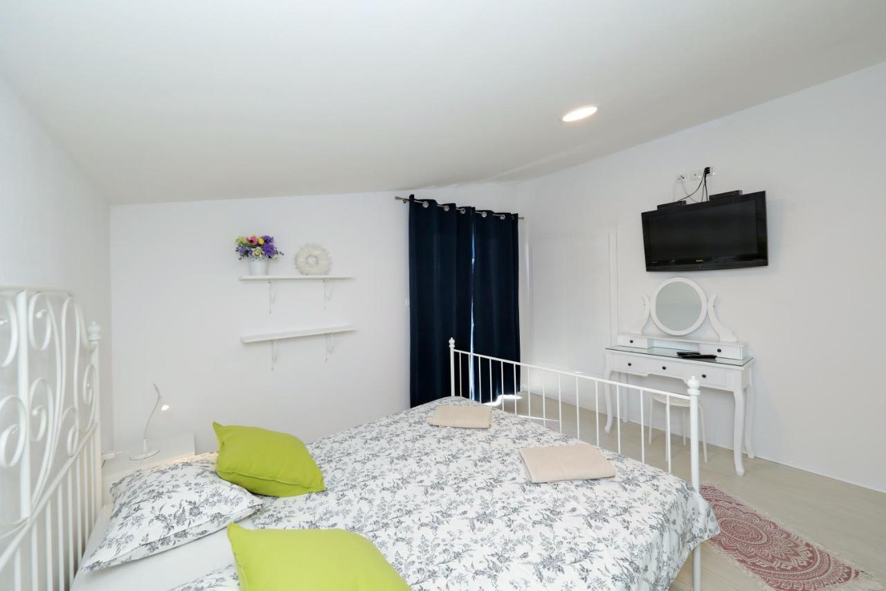 Apartment With Private Pool Sukošan エクステリア 写真