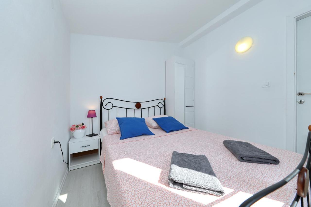 Apartment With Private Pool Sukošan エクステリア 写真