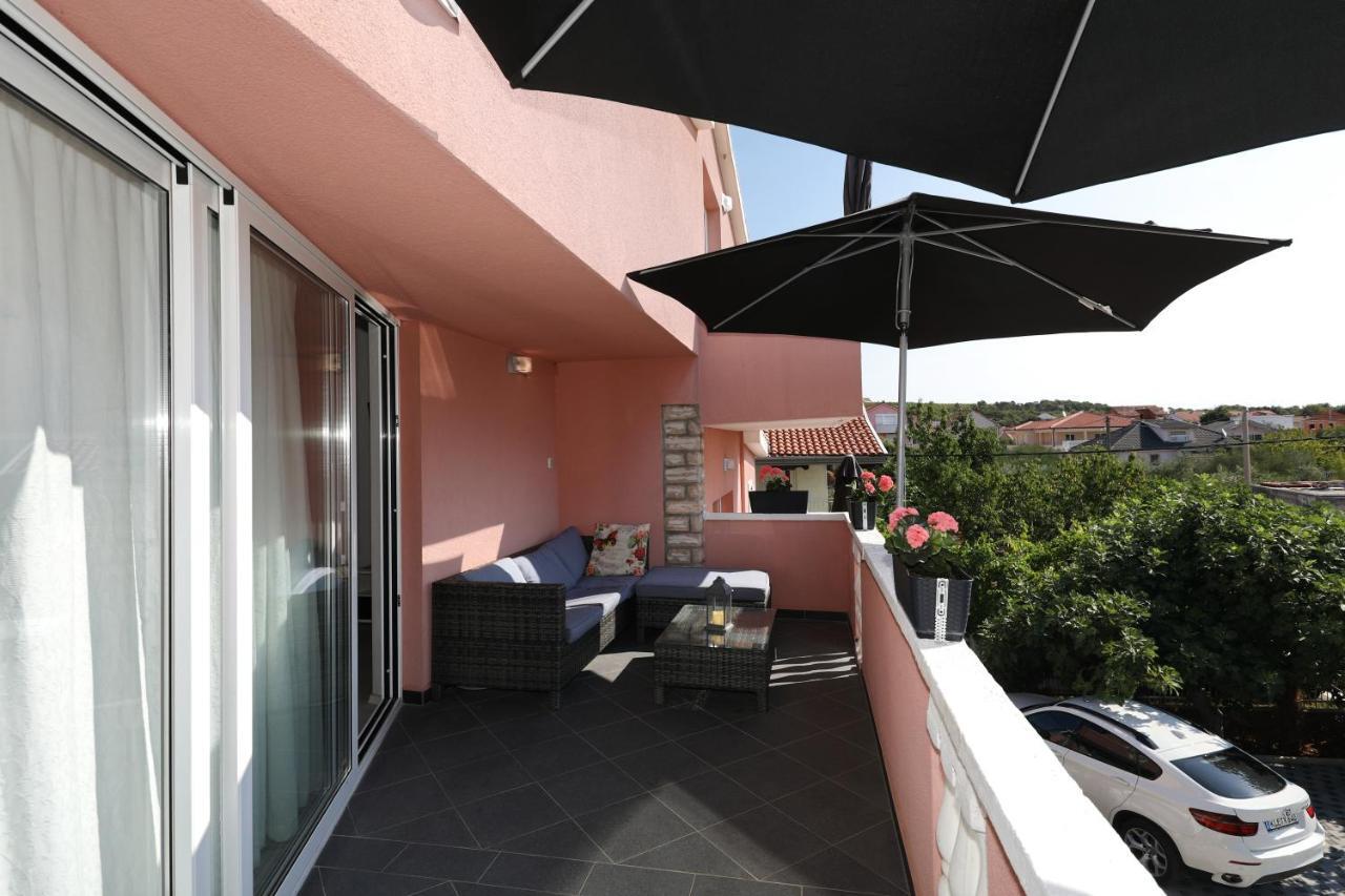 Apartment With Private Pool Sukošan エクステリア 写真